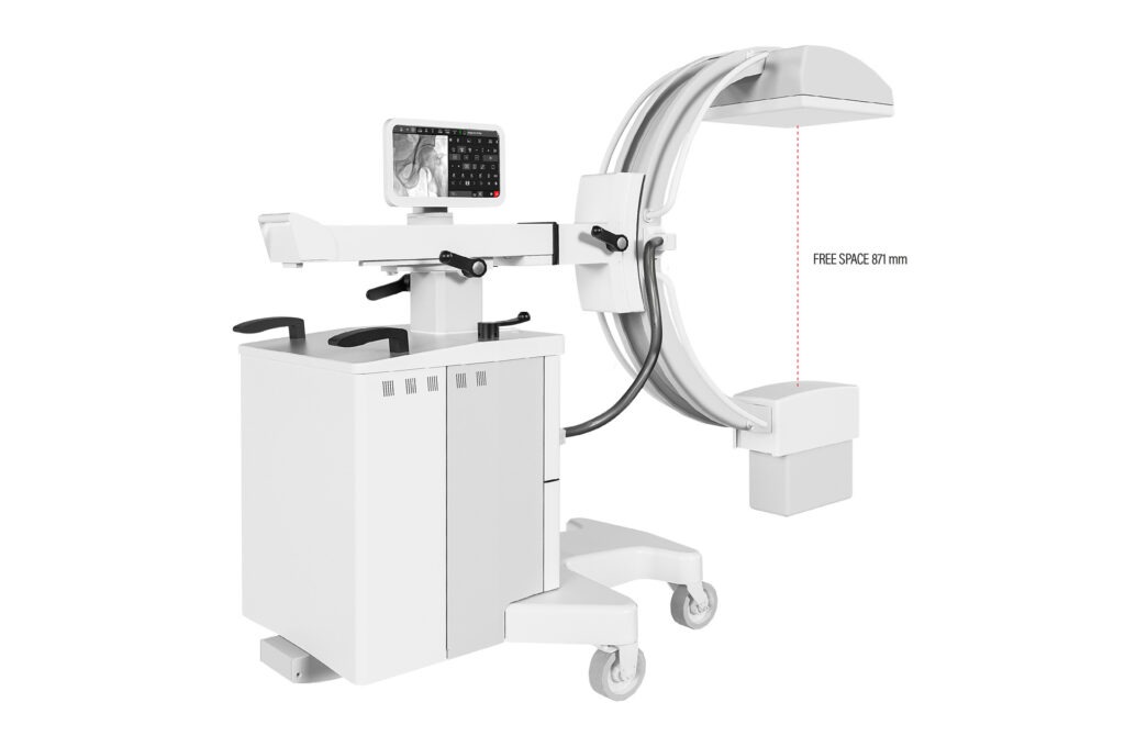 Fluoroscopic mobile c-arm with flat panel